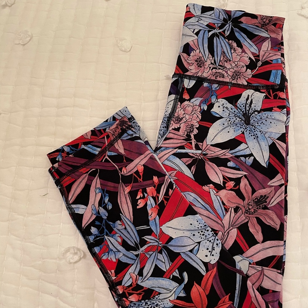 Lululemon floral crop leggings